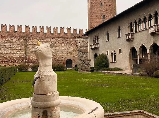 River Castle Central Verona